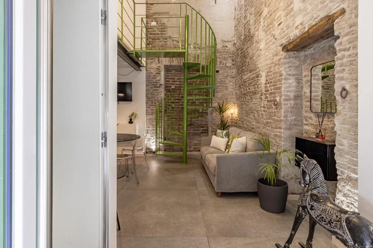 Vicolo Dei Duelli Industrial Green Apartment Ferrara Italy
