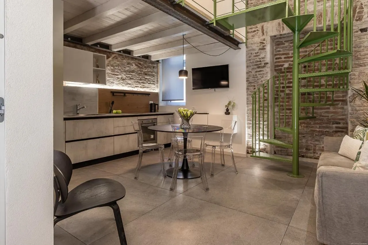 Vicolo Dei Duelli Industrial Green Apartment location